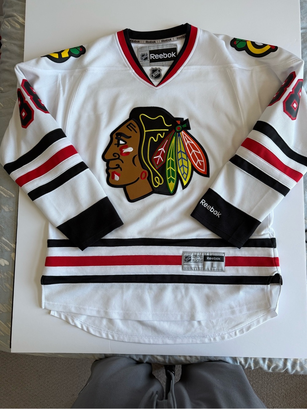 Reebok Chicago BlackHawks Kane Jersey Size L